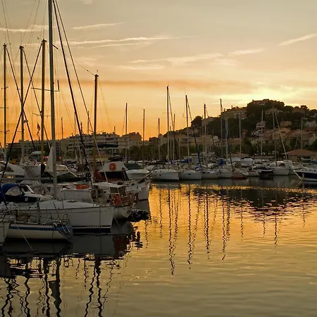 Centre-ville Du Lavandou 350 M De La לה לבאנדו