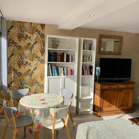 Centre-ville Du Lavandou 350 M De La דירה