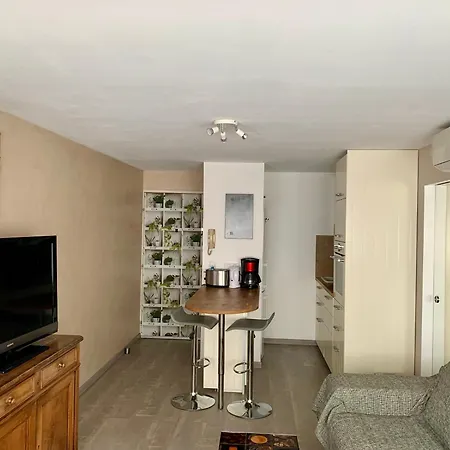 Centre-ville Du Lavandou 350 M De La Apartamento